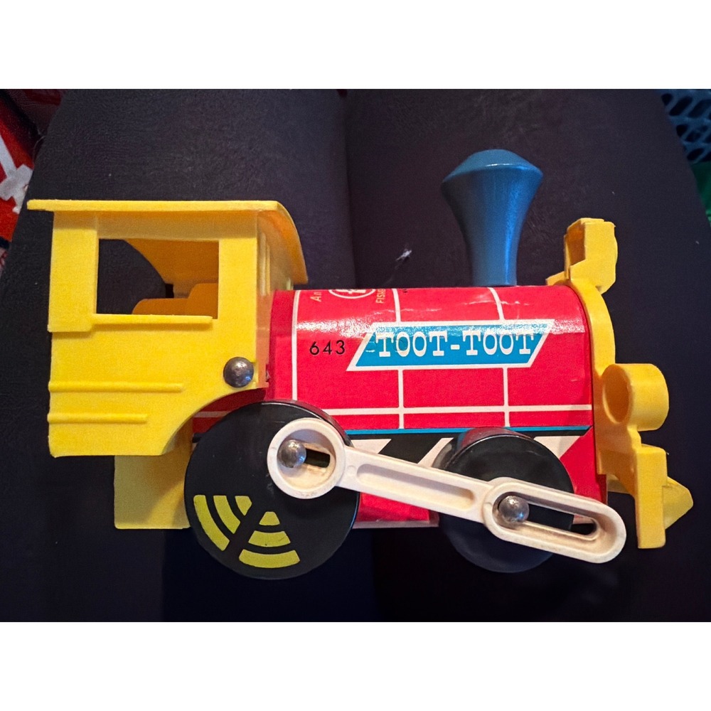Vintage 1973 Fisher Price Toot-Toot Train 643 Wood‎ Plastic Pull Toy USA Made